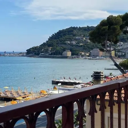 Апарт-отель Palm 3*