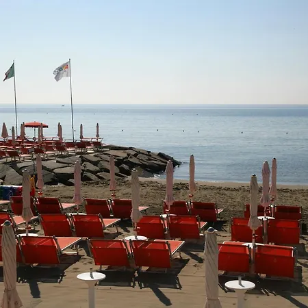 Palm 3* Диано-Марина