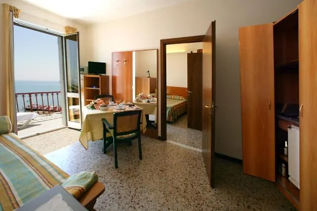 Palm 3* Diano Marina