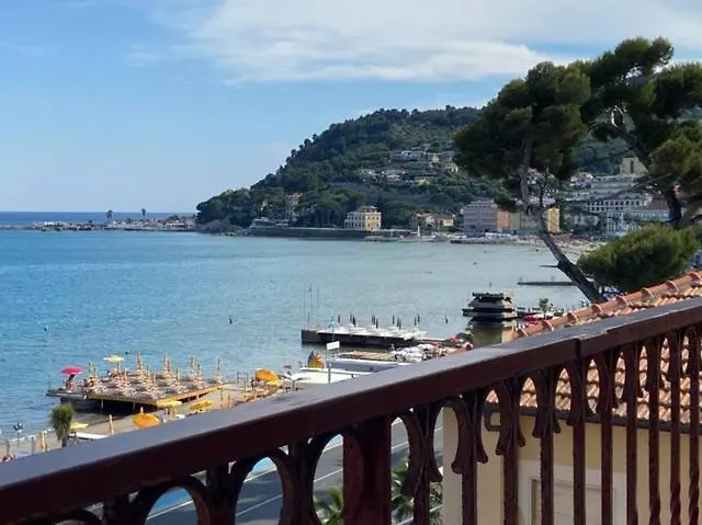 Hotel apartamentowy Palm 3*